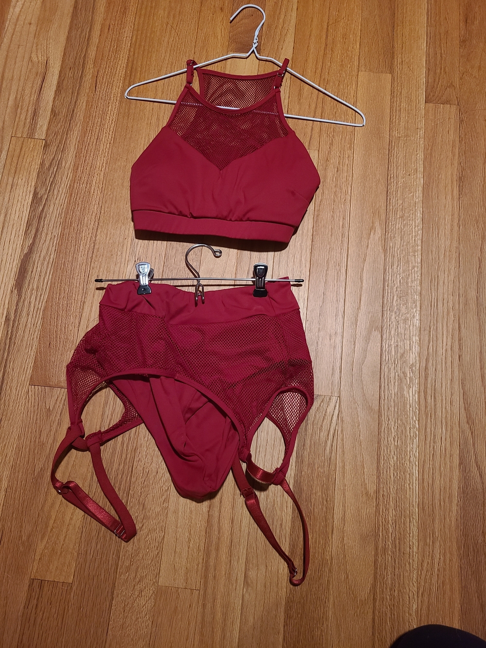 Red Mesh Pole Set Size M